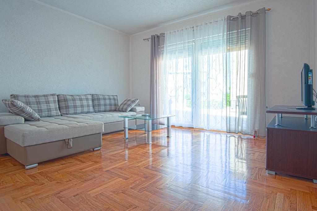 Apartments Marko Podstrana Rum bild