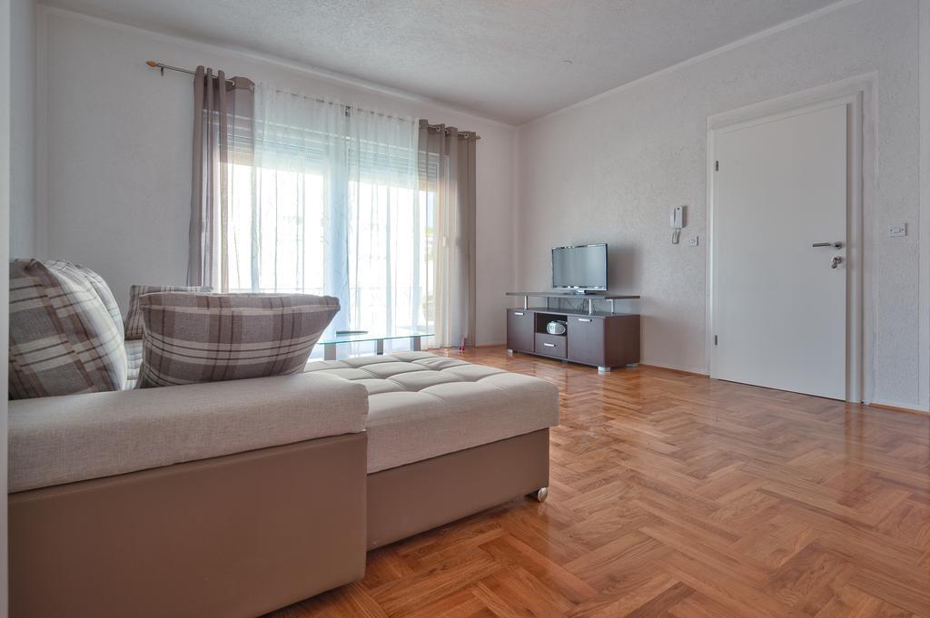 Apartments Marko Podstrana Rum bild